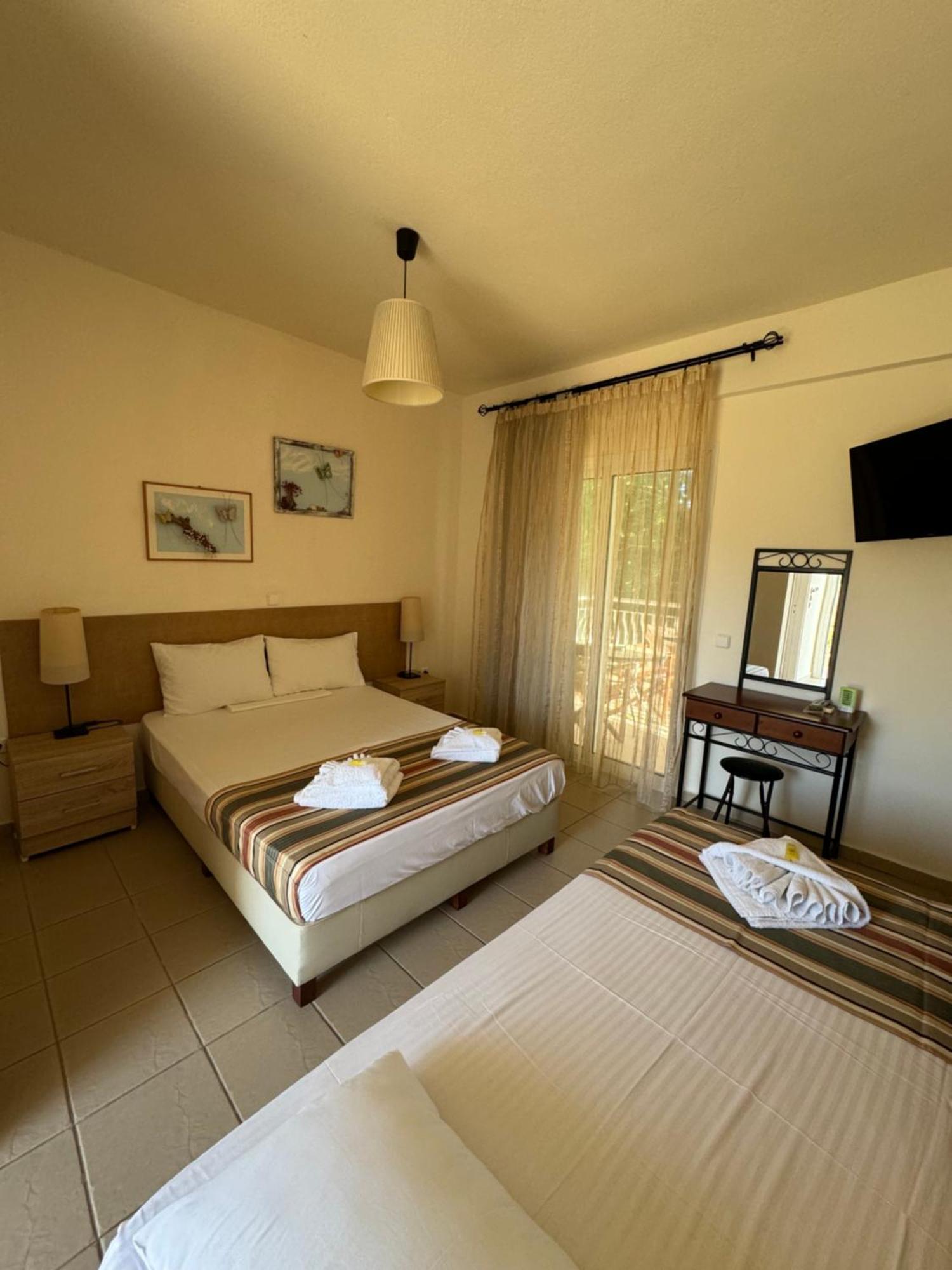 Dafnes Rooms Fourka Luaran gambar